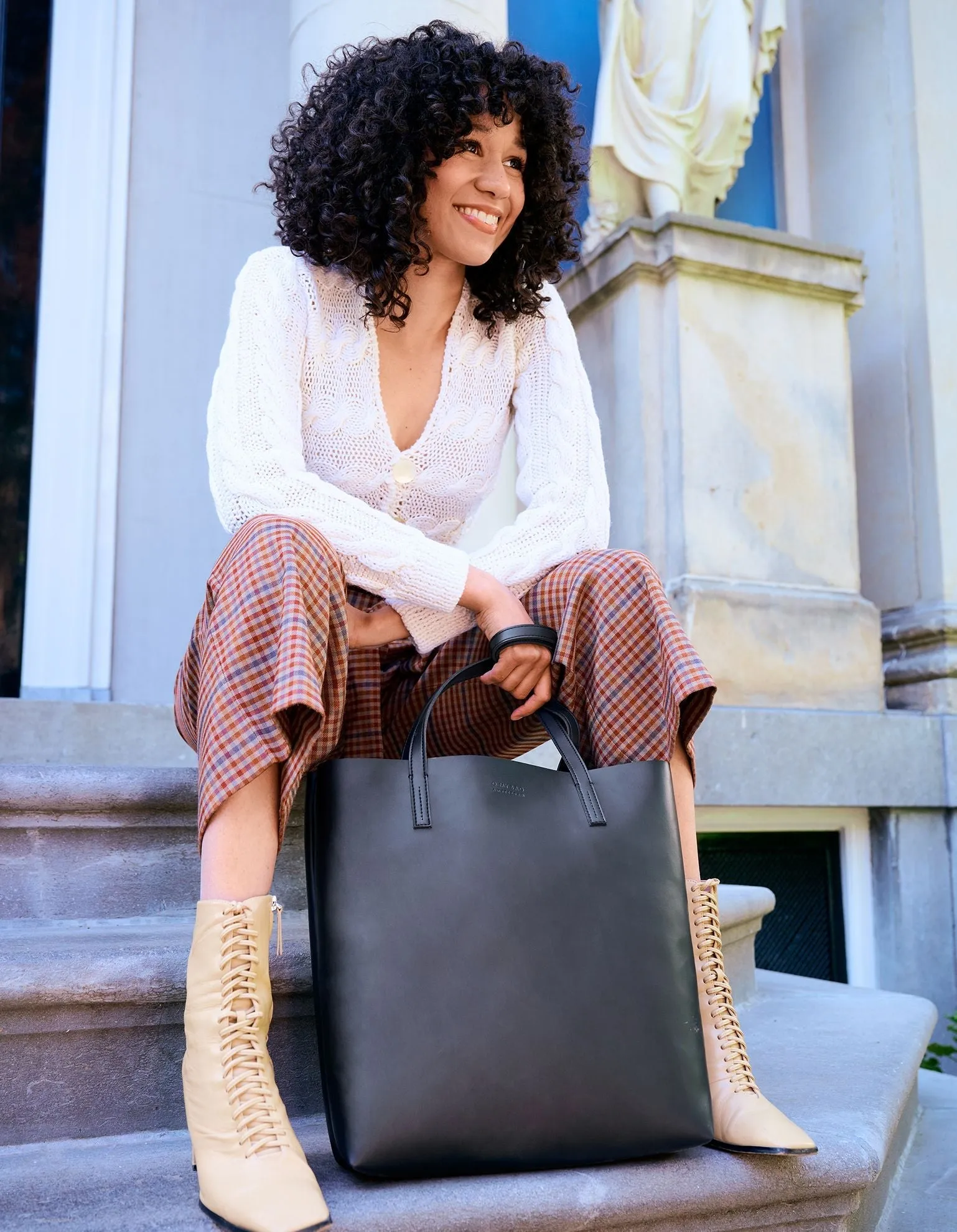Georgia Bag Apple Leather Black